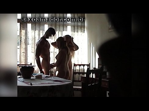 ❤️ L'amichi sessu invitanu un omu gigante è un trio cun ellu Porno à noi % co.porn-milf300.ru%
