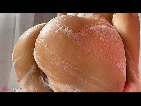 ❤️ Brunette si masturba a figa cù un vibratore per un orgasmu intensu in a doccia Porno à noi % co.porn-milf300.ru%